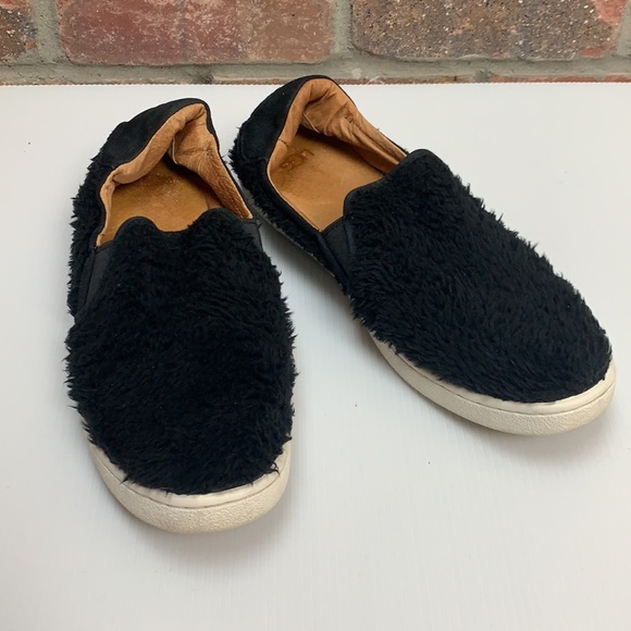 UGG Ricci Slip-on Black Fuzzy Trainers, 8 1/2 - Picture 2 of 11